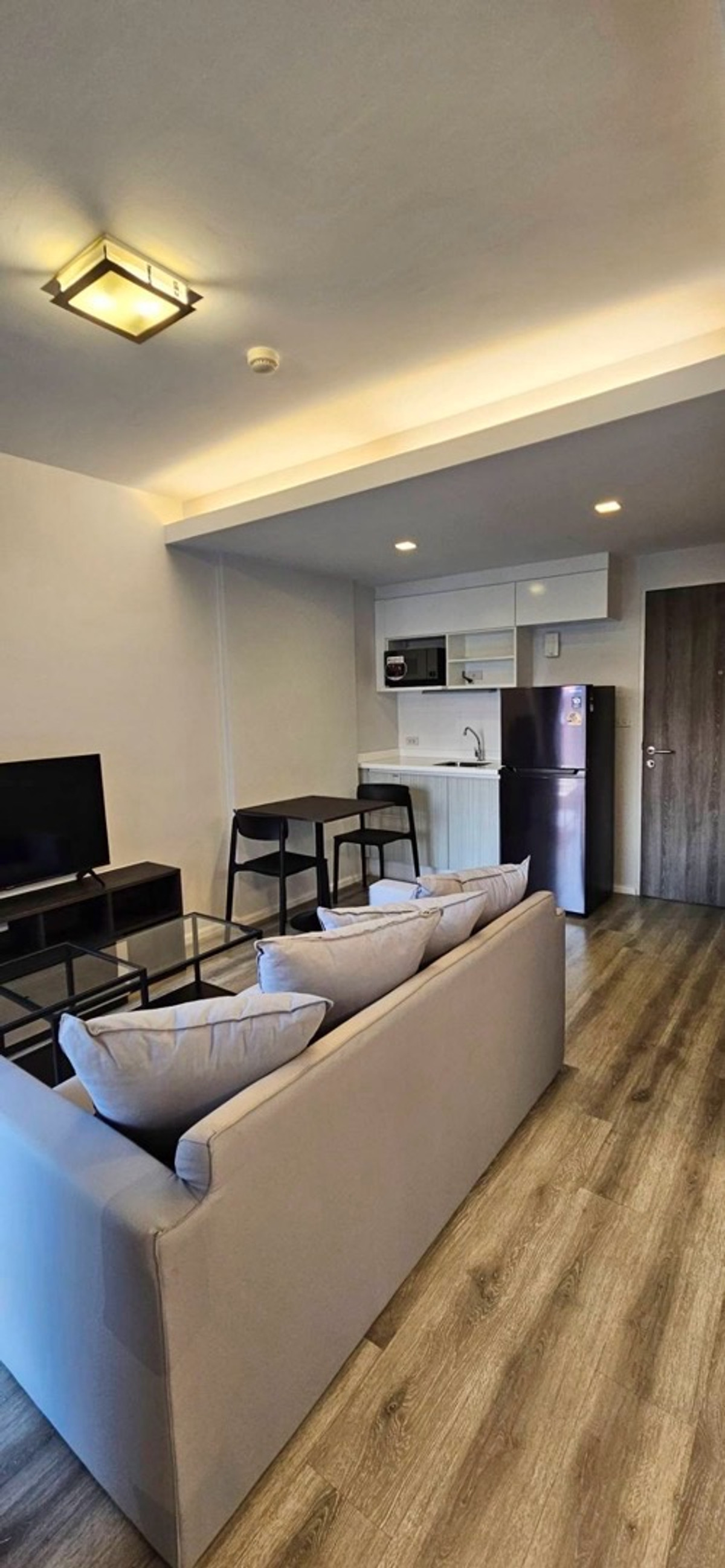 ให้เช่าคอนโดแจ้งวัฒนะ เมืองทอง : 📍 โครงการ : Double Lake Condominium Phase 2🚝 ใกล้ : MRT สายสีชมพู สถานีทะเลสาบเมืองทองธานี 💵 ราคาเช่า : 13,000 บาท / เดือน