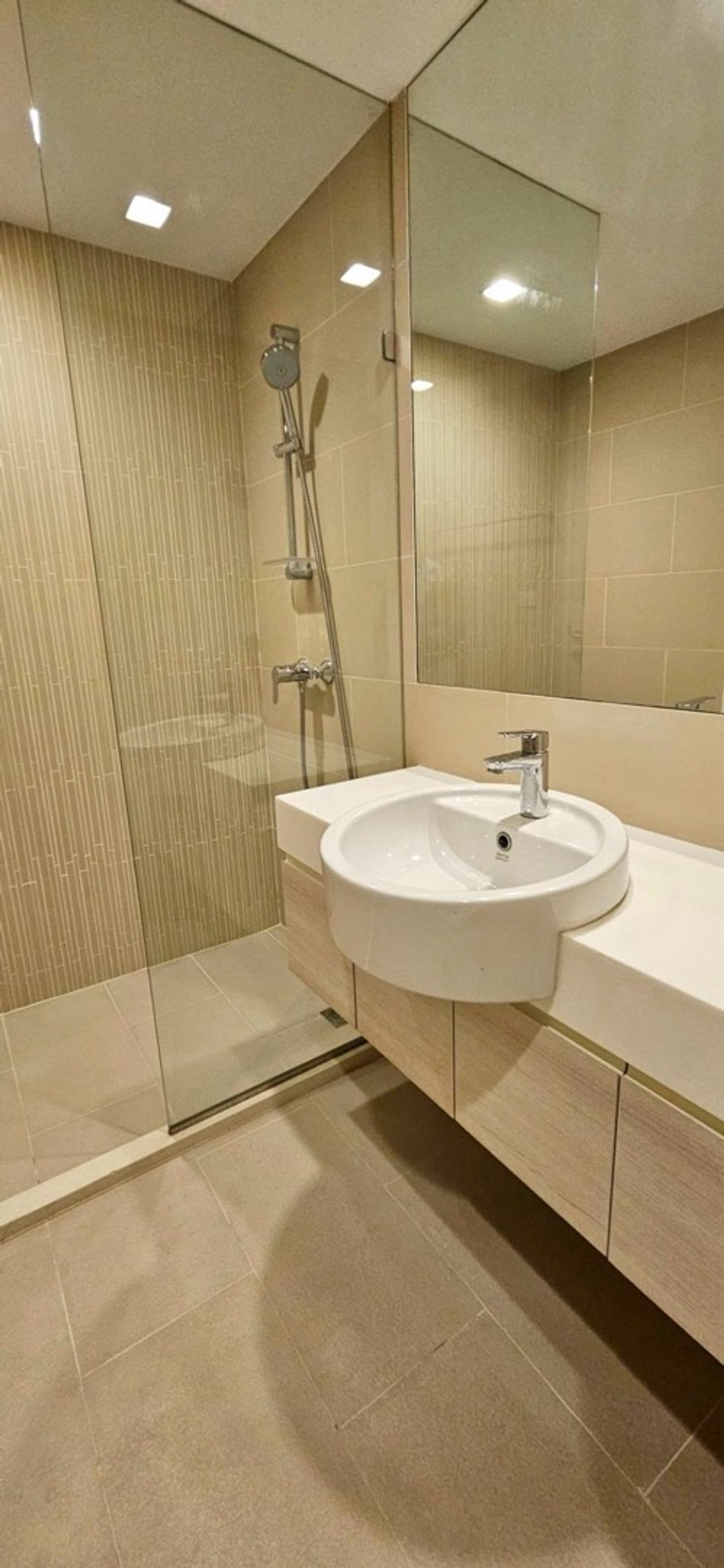 ให้เช่าคอนโดแจ้งวัฒนะ เมืองทอง : 📍 โครงการ : Double Lake Condominium Phase 2🚝 ใกล้ : MRT สายสีชมพู สถานีทะเลสาบเมืองทองธานี 💵 ราคาเช่า : 13,000 บาท / เดือน