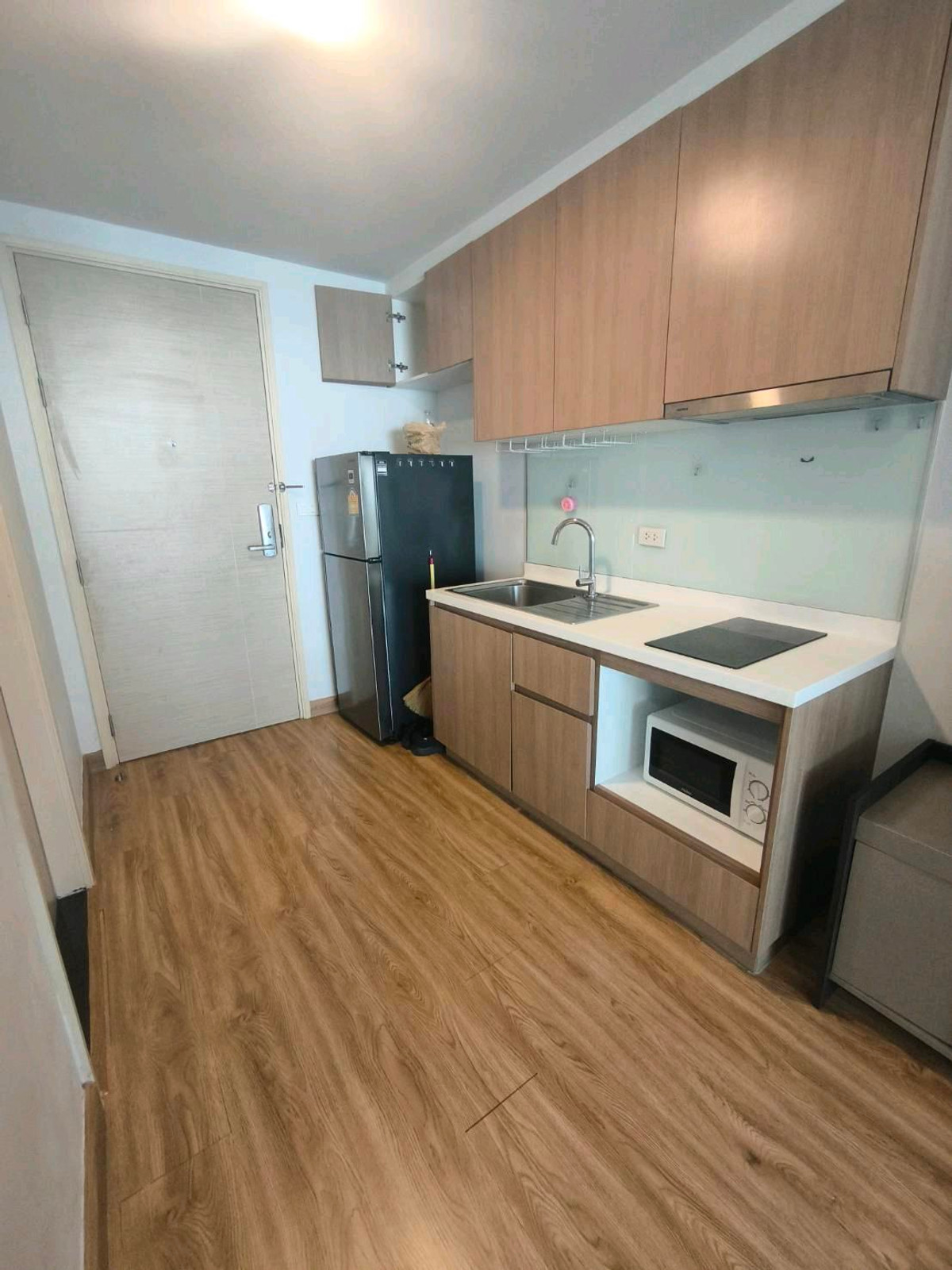 For RentCondoOnnut, Udomsuk : For rent / Condo for rent Le Crique Sukhumvit 64/2 📍5th floor, furniture + electrical appliances, complete, ready to move in, near BTS Punnawithi.