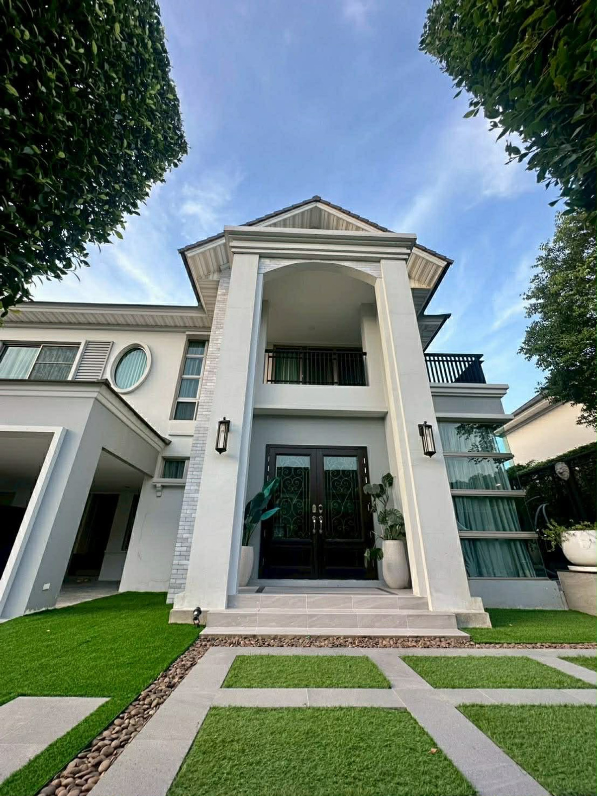 For SaleHouseLadkrabang, Suwannaphum Airport : Luxurious mansion for sale, fully furnished, ready to move in, Perfect Masterpiece, Krungthep Kreetha - Srinakarin.