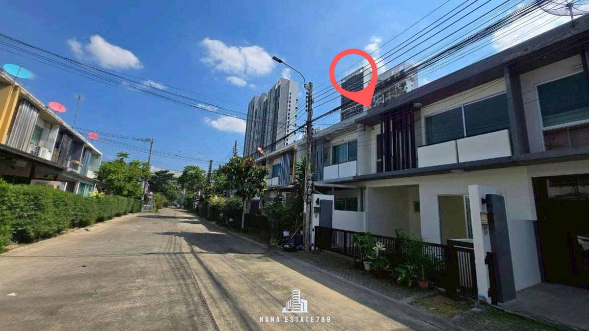 ขายทาวน์โฮมโชคชัย4 ลาดพร้าว71 : 🔥🔥ขายถูกThe Plant Citi Ladprao71🔥🔥เดอะแพลนท์ซิตี้ ลาดพร้าว71*พท.18.6 ตร.ว รีโนเวทพร้อมอยู่ ใกล้รถไฟฟ้า ซอยสงบส่วนตัว พื้นที่เยอะ *