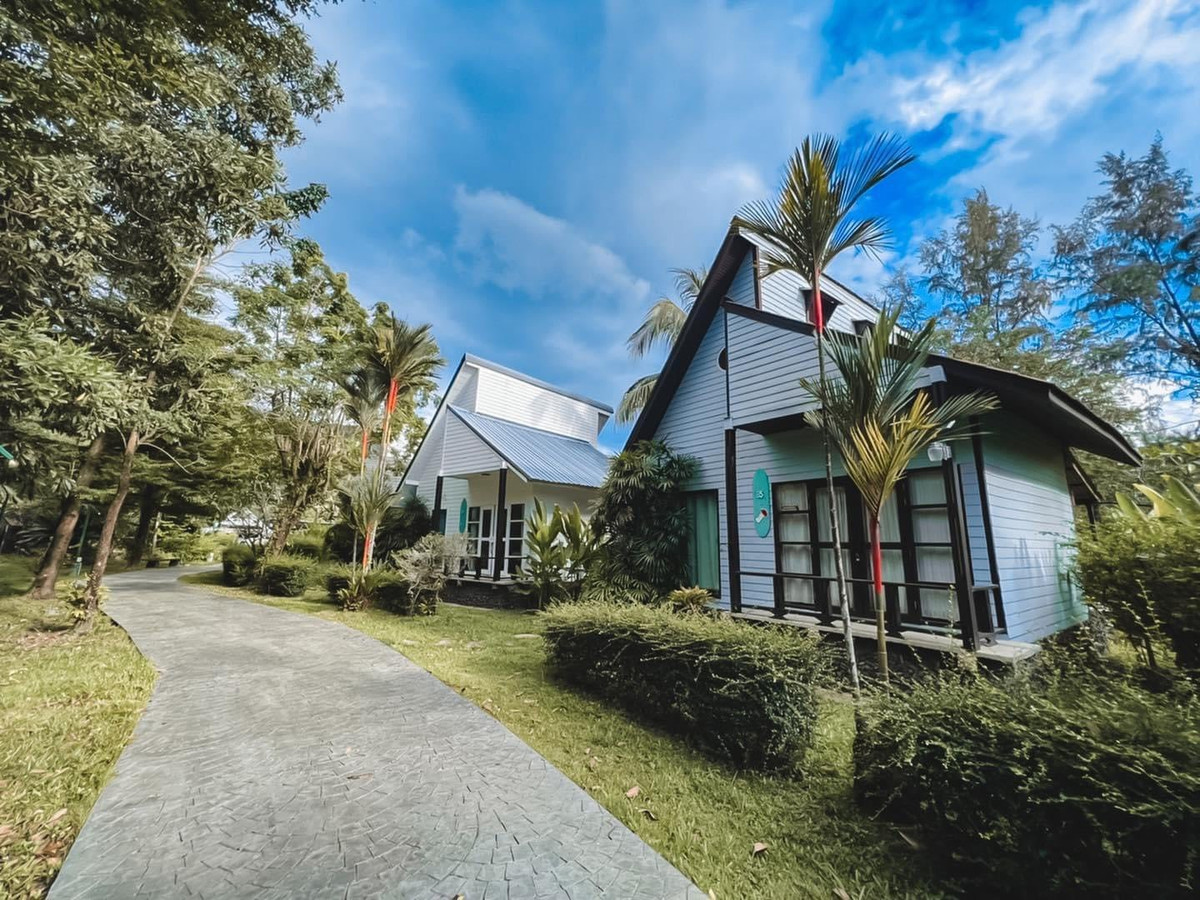 ขายกิจการโรงแรม & กิจการอพาร์ตเมนต์ตราด : ขายรีสอร์ท ตั้งอยู่ อำเภอคลองใหญ่ จังหวัดตราด (ไม่ข้ามเกาะ) 