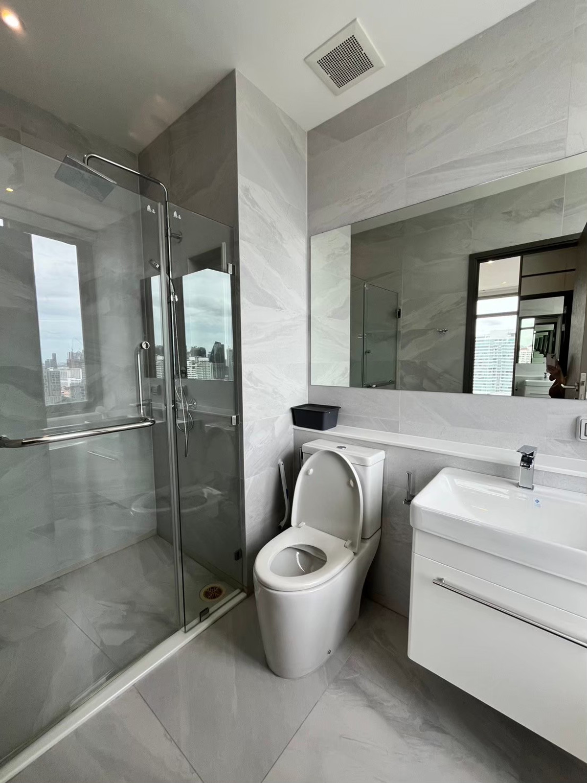 For RentCondoSukhumvit, Asoke, Thonglor : 🔥 Hot Deal 2 bedrooms with best layout for rent rhythm ekkamai estate 🔥