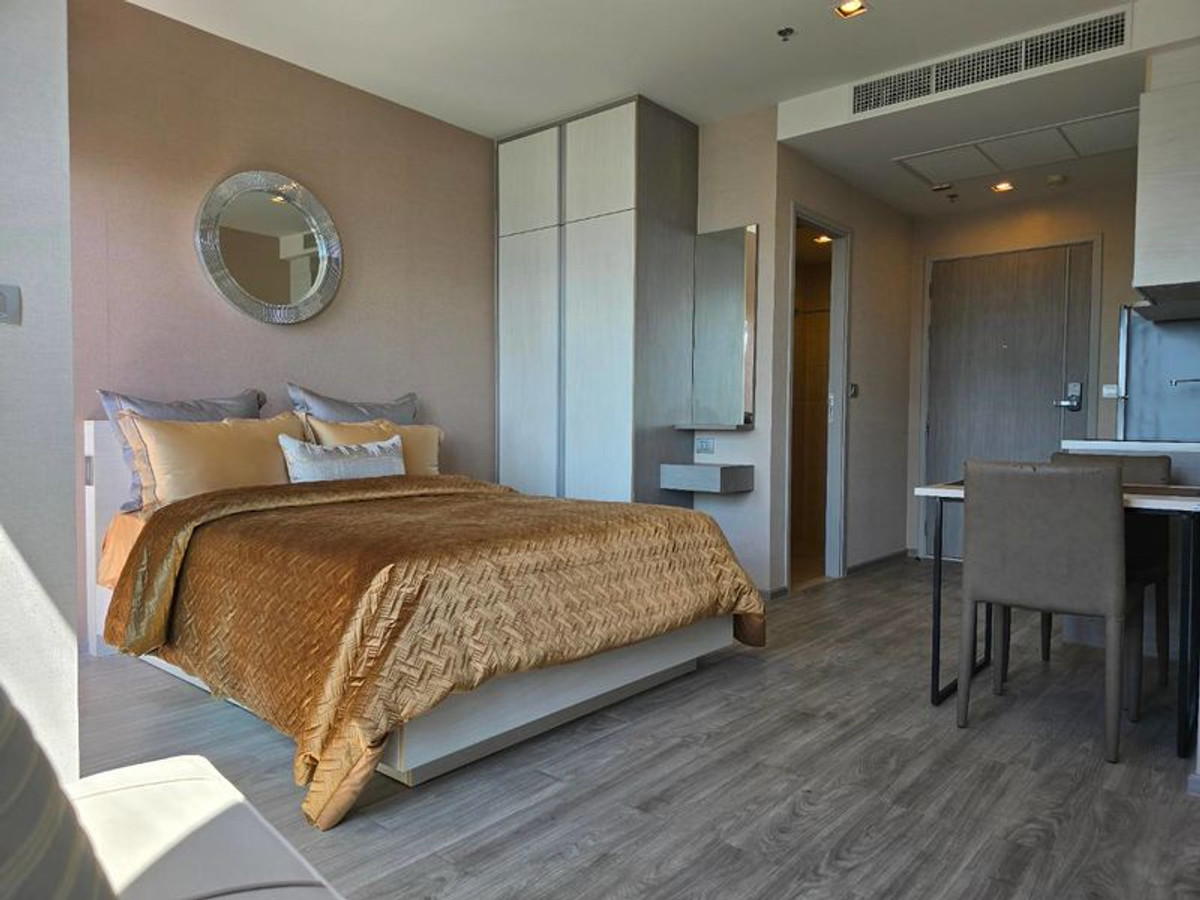 For SaleCondoPattaya, Bangsaen, Chonburi : For sale condo Aeras Beachfron Jomtien.(S03-2339)