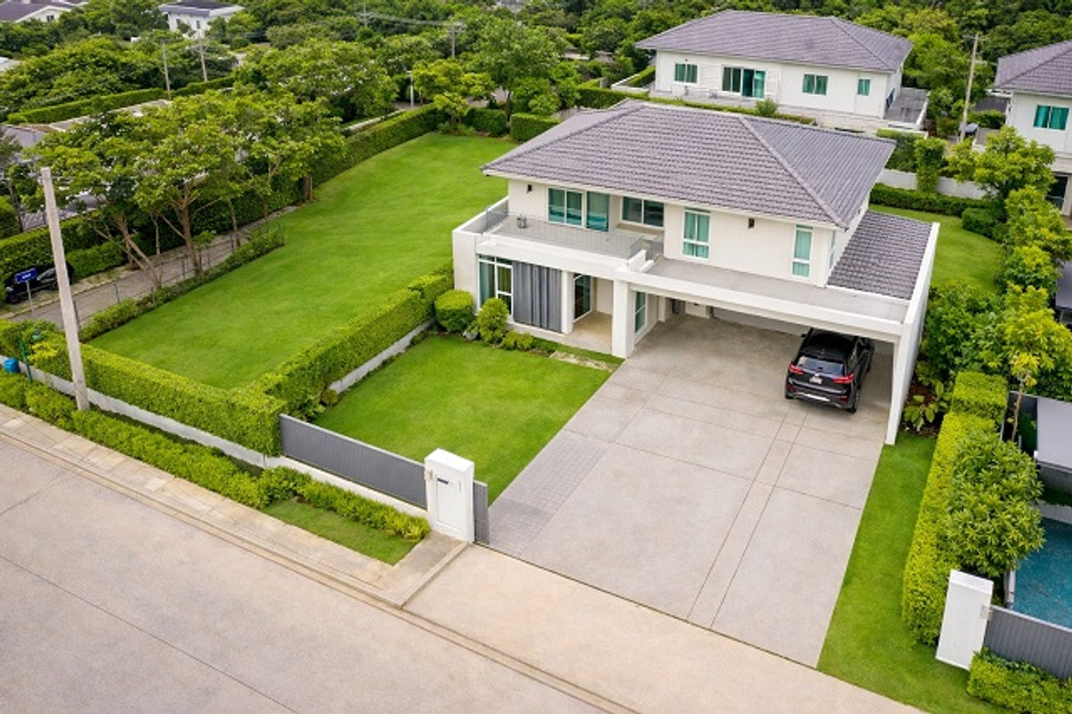 For RentHouseOnnut, Udomsuk : 2-story Mansion house for rent new corner 5Beds Luxury MANTANA Mega Bangna 1.8km. large house fully