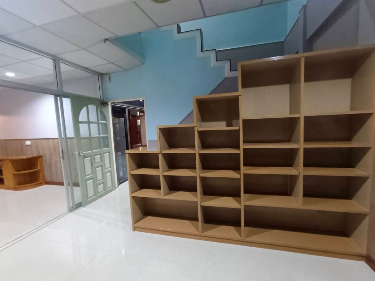 ขายทาวน์โฮมลาดพร้าว101 แฮปปี้แลนด์ : ลดเป็นล้าน  ด่วน !   บ้าน & โฮมออฟฟิต 2 ชั้น  พร้อมเข้าอยู่ได้เลย   หลังริม ทำเลเลียบด่วน และ ลาดพร้าว 87 หน้ากว้าง 10 เมตร 