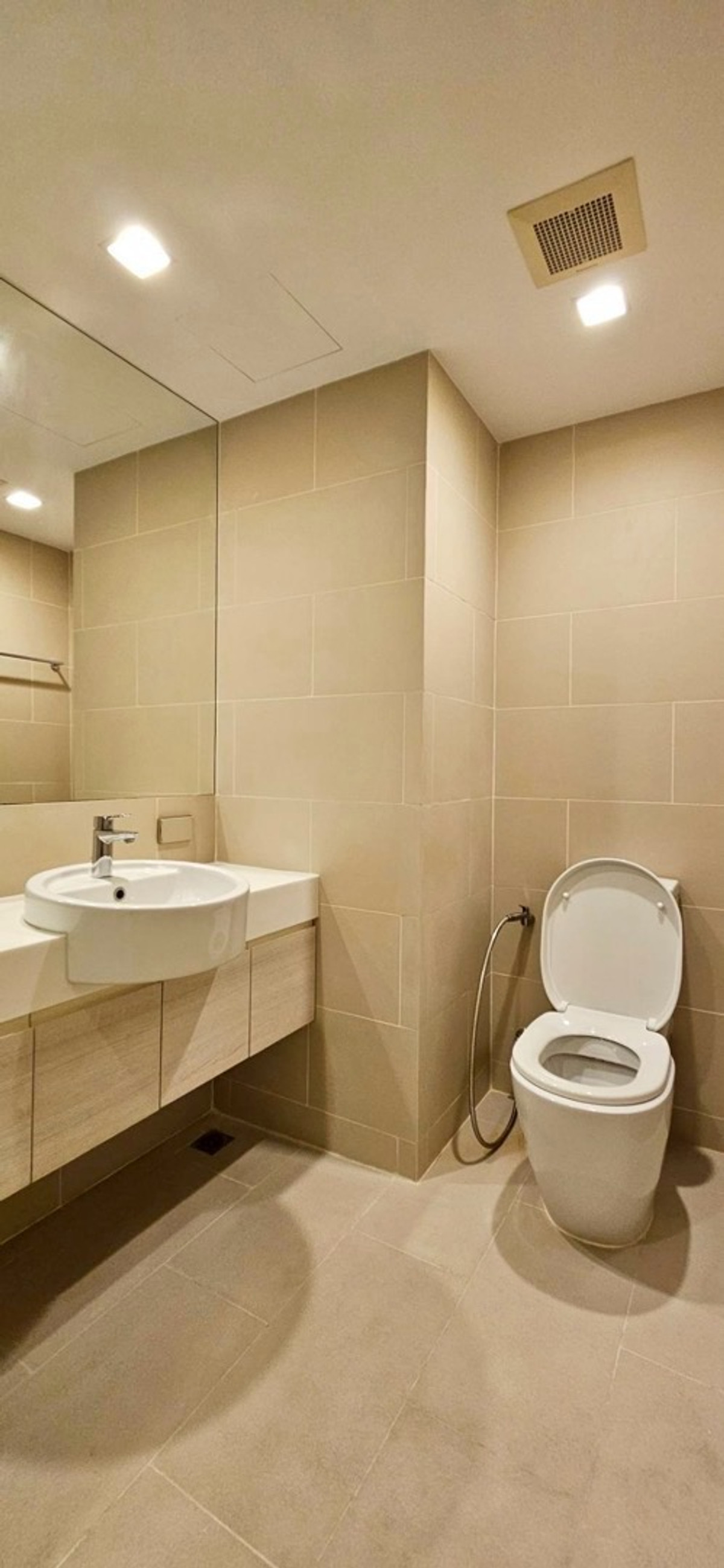 ให้เช่าคอนโดแจ้งวัฒนะ เมืองทอง : 📍 โครงการ : Double Lake Condominium Phase 2🚝 ใกล้ : MRT สายสีชมพู สถานีทะเลสาบเมืองทองธานี 💵 ราคาเช่า : 13,000 บาท / เดือน