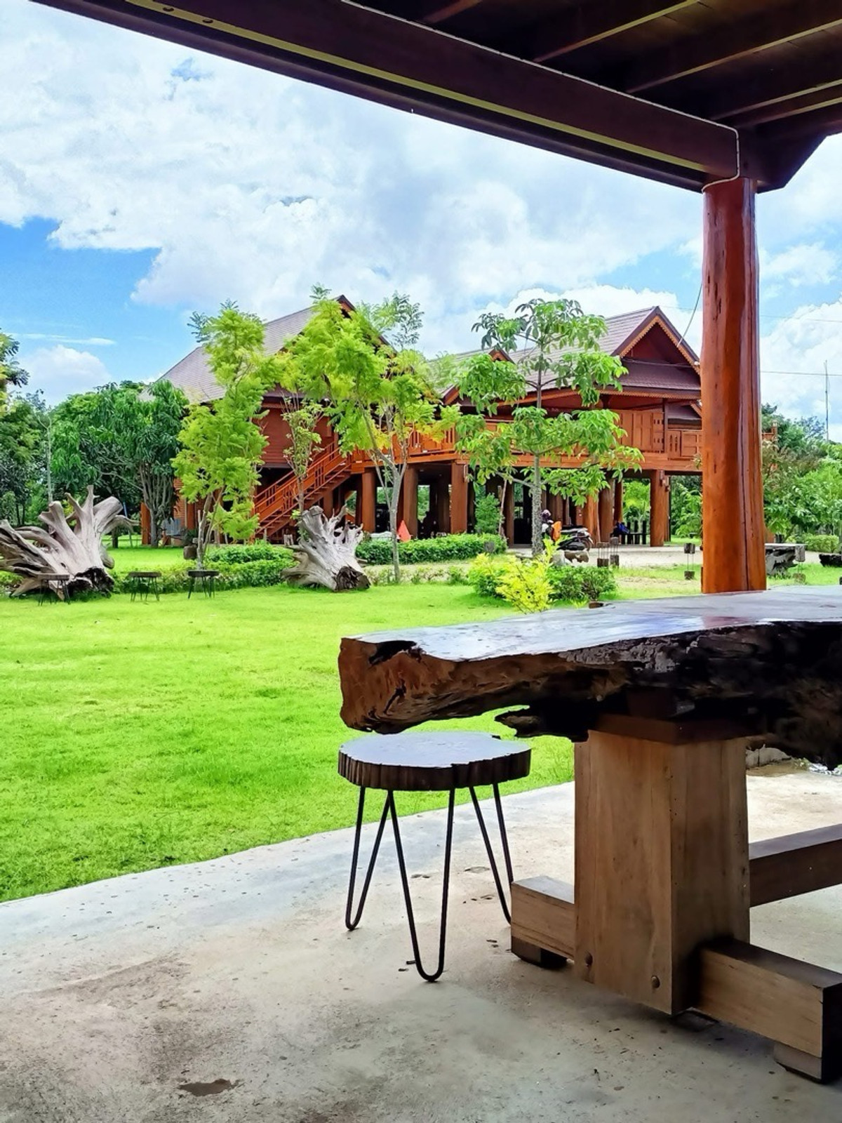 For SaleHousePhrae : Old teak houses for sale, large and small. Complete with train carriages On land in a prime location, Phrae Province, over 8 rai, next to the road along the irrigation canal, mountain view, cool and shady atmosphere mixed with the scent of nature in every