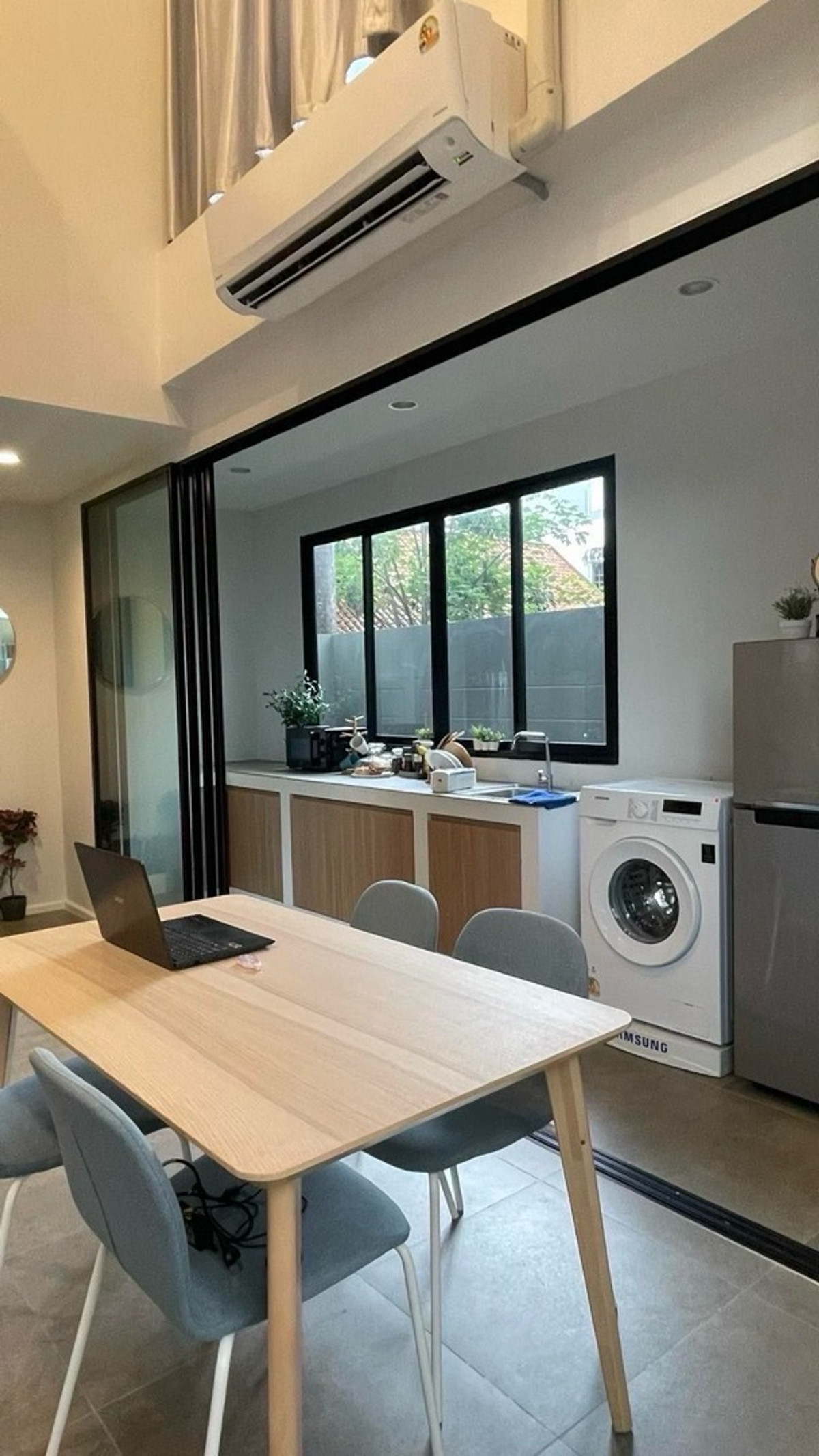 ขายทาวน์โฮมโชคชัย4 ลาดพร้าว71 : หลังสุดท้าย ‼️ ขาย Britloft Chokchai 4 ขนาด 220 Sq.m 3 bed 4 bath เพียง 10.59 MB ติดต่อ 086-795-9997 (จิมมี่)