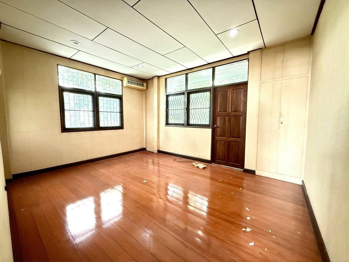 ให้เช่าบ้านสุขุมวิท อโศก ทองหล่อ : ให้เช่า บ้านเดี่ยว สุขุมวิท 26      เลี้ยงสัตว์ได้      ทำธุรกิจได้ 