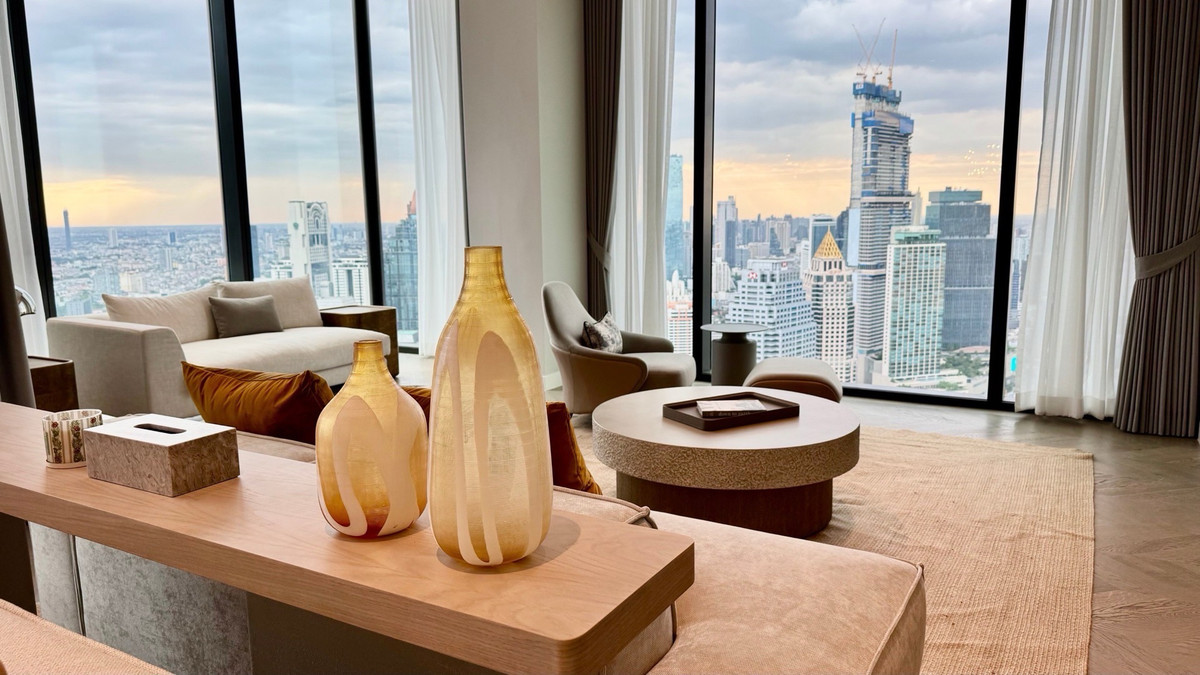 For RentCondoWitthayu, Chidlom, Langsuan, Ploenchit : Ultra Luxury Condo on Wireless Road in Prime Embassy District Ploenchit