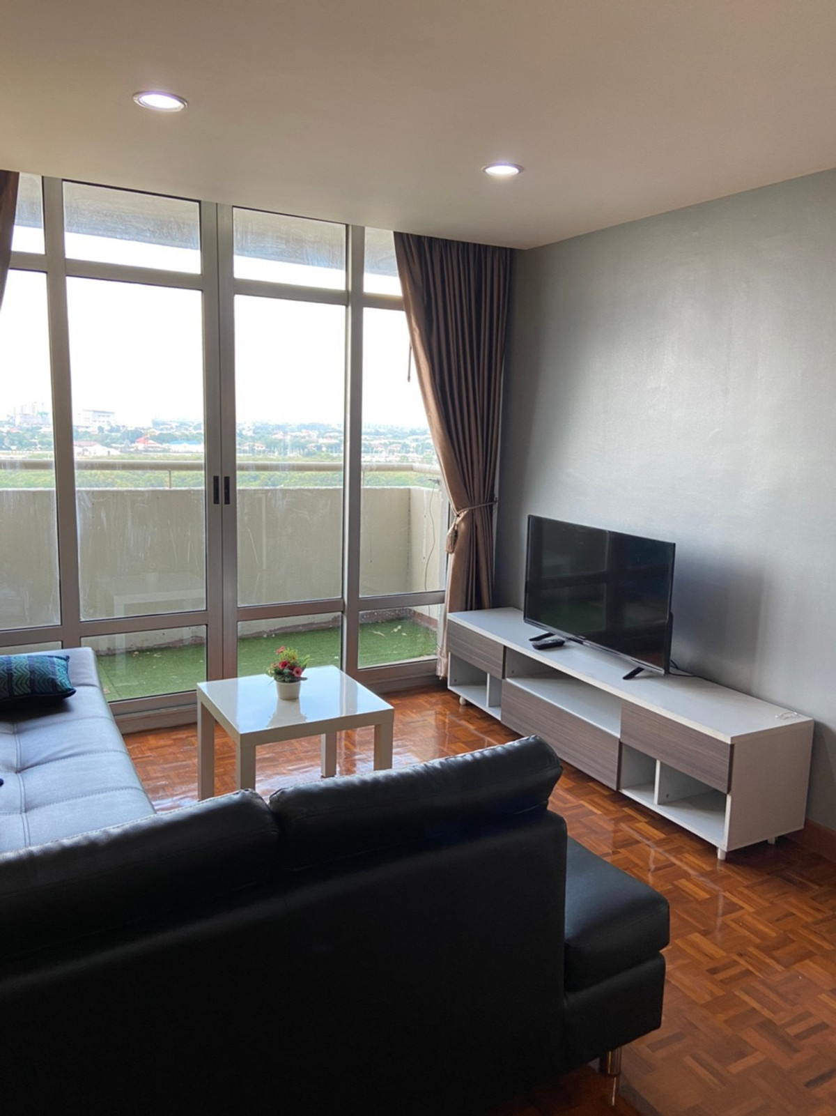 ให้เช่าคอนโดแจ้งวัฒนะ เมืองทอง : 🔥 ห้องใหญ่ นอนฟินระดับโรงแรม! ให้เช่า Victoria 3 เมืองทองธานี (2 นอน 58 ตรม.)