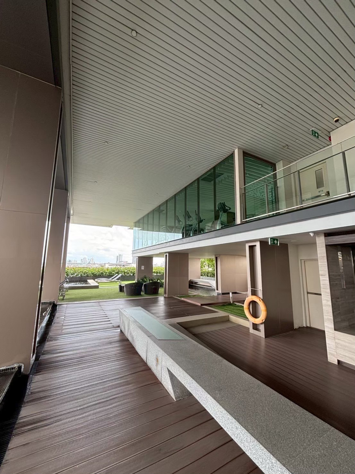 For RentCondoWongwianyai, Charoennakor : ✨ Most peaceful in the area of ​​The Room BTS Wongwian Yai, few units, private, Land & Houses standards 🎉