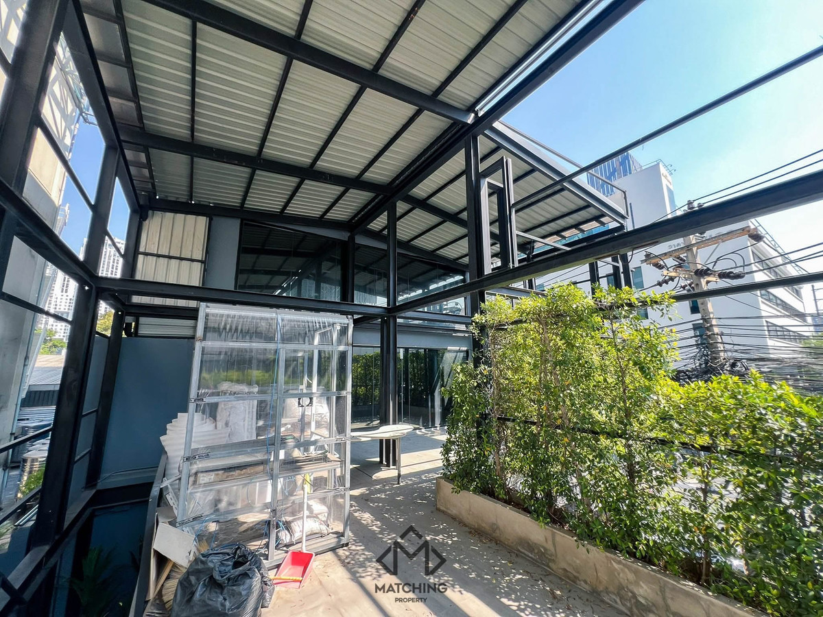 Shop HouseRama9, Petchburi, RCA : 6901-076 For sale/rent, Standalone Style office building, modern, 8 floors, ready for use, Rama 9 area.