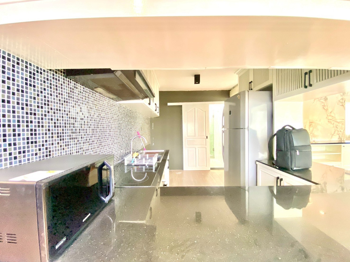 ขายคอนโดสุขุมวิท อโศก ทองหล่อ : ขาย คอนโด​ อโศก เพลส ถนน สุขุมวิท 21 แขวงคลองเตย เขตวัฒนา กทม. วิวสวย 180 องศา รอบด้าน