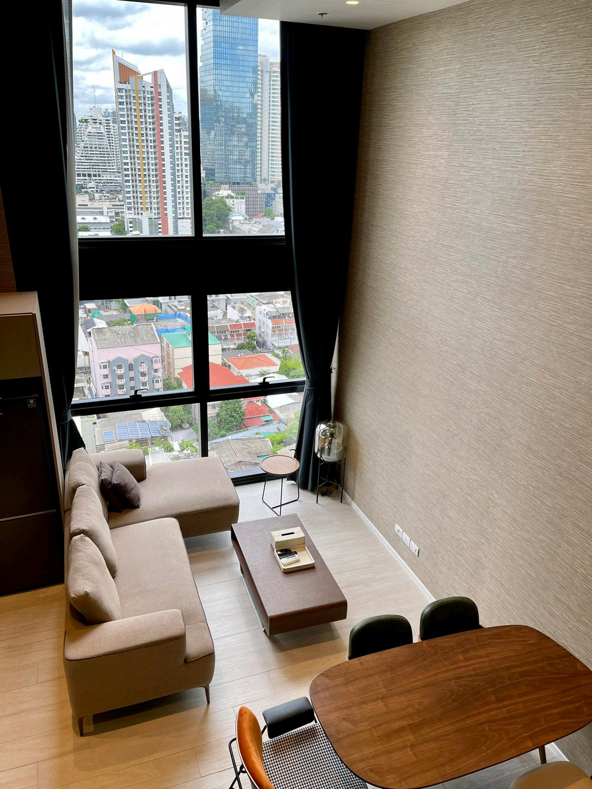ให้เช่าคอนโดสีลม ศาลาแดง บางรัก : 𝗙𝗢𝗥 𝗥𝗘𝗡𝗧 | The Lofts Silom | 1 Bedroom 1 Bathroom | Duplex | 52 Sq.m.