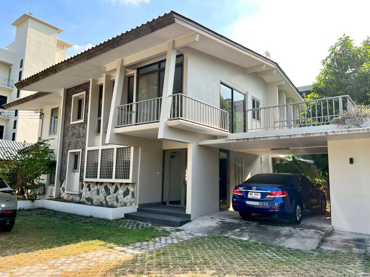 ให้เช่าบ้านอารีย์ อนุสาวรีย์ : ให้เช่า บ้านเดี่ยว Mid Century House ราชครู เขตพญาไท ใกล้ อารีย์ และเลี้ยงสัตว์ได้ Pet Friendly