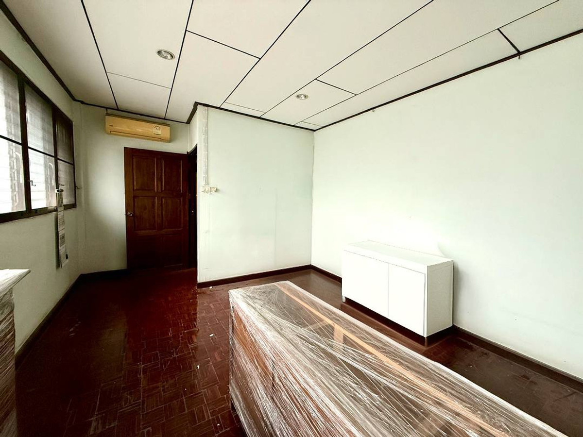 ให้เช่าบ้านสุขุมวิท อโศก ทองหล่อ : ให้เช่า บ้านเดี่ยว สุขุมวิท 26      เลี้ยงสัตว์ได้      ทำธุรกิจได้ 