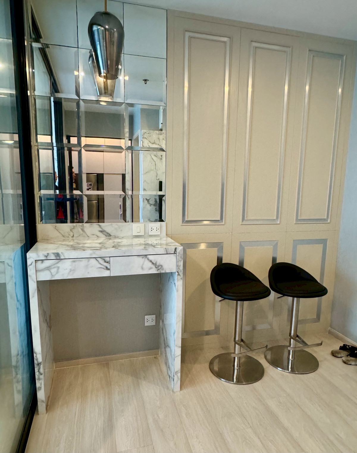 ขายคอนโดพระราม 9 เพชรบุรีตัดใหม่ RCA : Life Asoke / 1 Bedroom (FOR SALE),  ไลฟ์ อโศก / 1 ห้องนอน (ขาย) TARN220