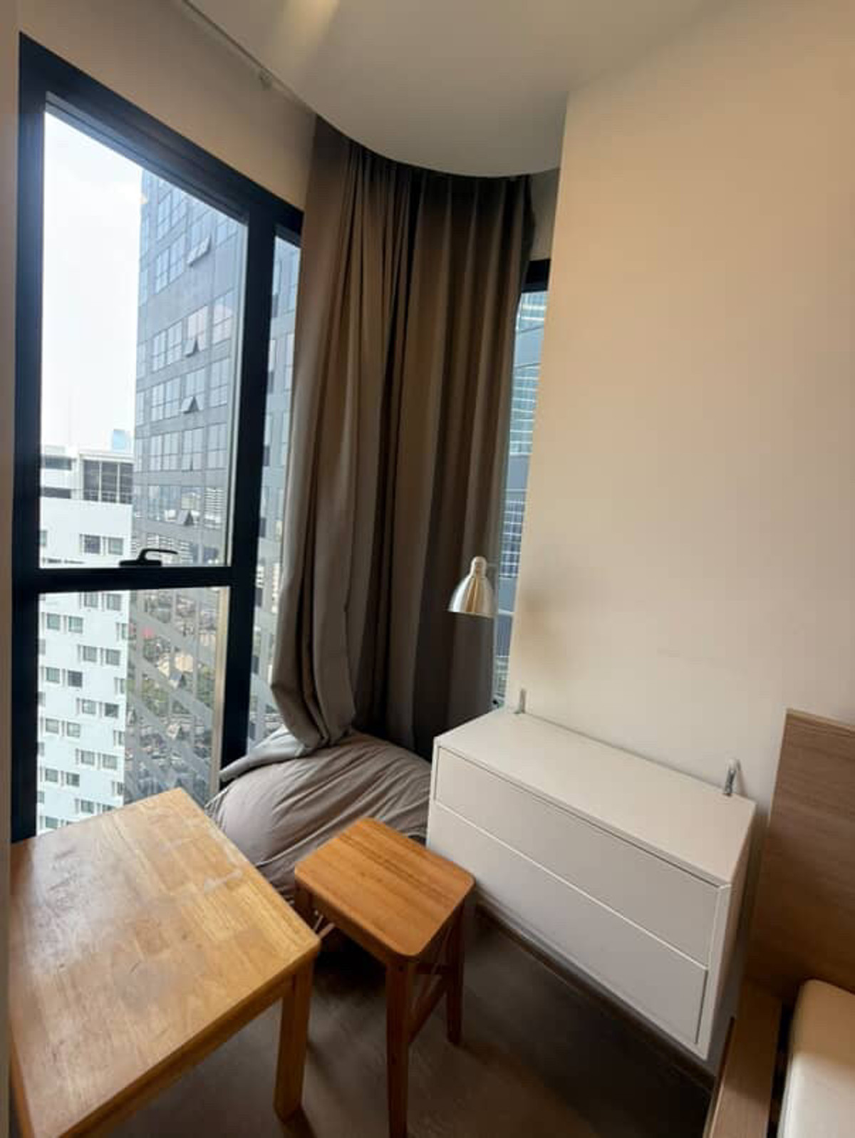 ให้เช่าคอนโดสยาม จุฬา สามย่าน : ⚡️Ashton chula silom แต่งครบ ใกล้จุฬา 35 Sqm 25,000 ถูกสุดในตึก⚡️สนใจนัดชม พัตเตอร์ 0928895628 line:plustor_ss