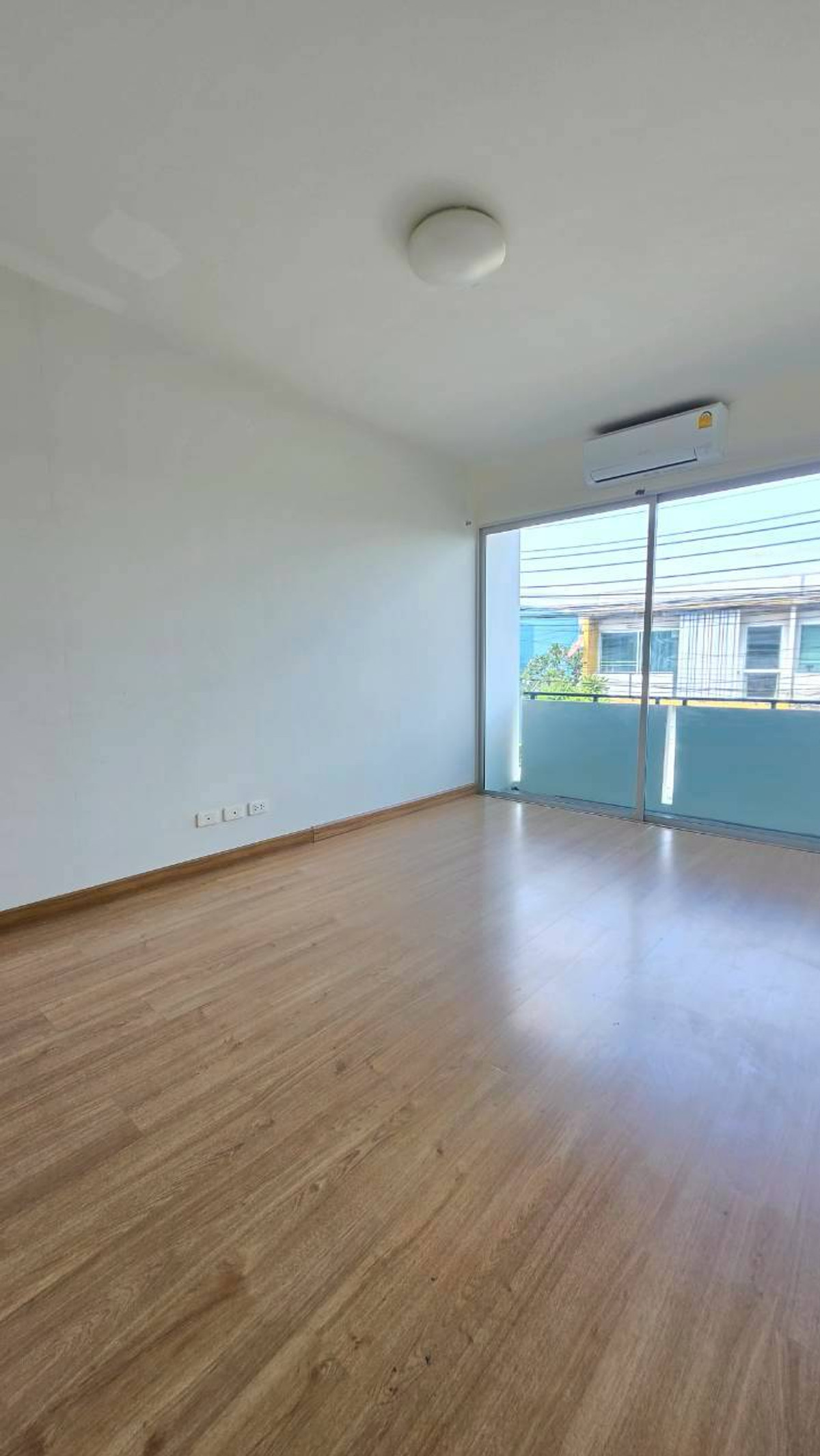 ขายทาวน์โฮมโชคชัย4 ลาดพร้าว71 : 🔥🔥ขายถูกThe Plant Citi Ladprao71🔥🔥เดอะแพลนท์ซิตี้ ลาดพร้าว71*พท.18.6 ตร.ว รีโนเวทพร้อมอยู่ ใกล้รถไฟฟ้า ซอยสงบส่วนตัว พื้นที่เยอะ *