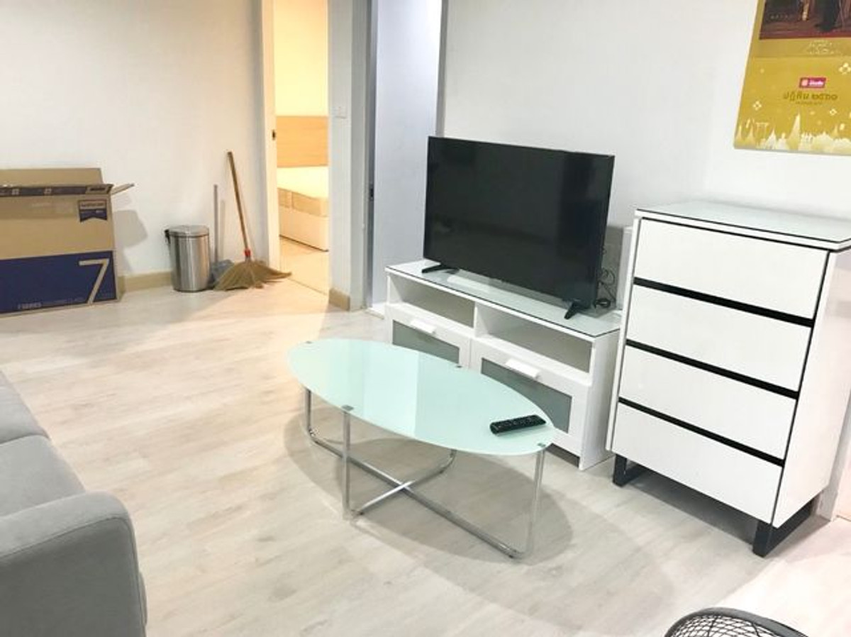 For RentCondoRatchadapisek, Huaikwang, Suttisan : !! Beautiful room for rent, Condo Life Ratchada-Huaikwang, near MRT Huai Khwang.