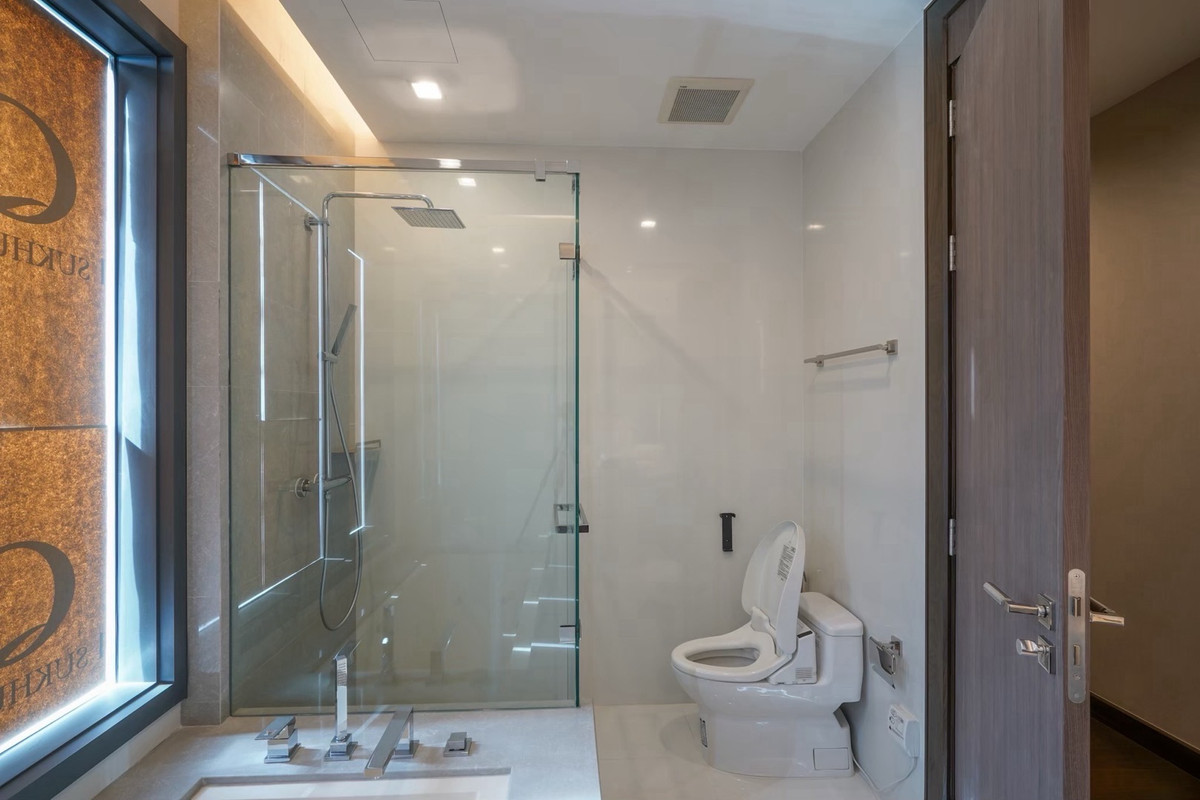 ขายคอนโดนานา : ✅คิววัน สุขุมวิท ห้องชั้นสูง วิวสวย ขนาด 296 Sq.m 4 bed 5 bath ราคาพิเศษ 130 MB ติดต่อ 086-795-9997 (จิมมี่)