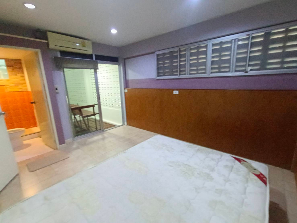 ขายทาวน์โฮมลาดพร้าว101 แฮปปี้แลนด์ : ลดเป็นล้าน  ด่วน !   บ้าน & โฮมออฟฟิต 2 ชั้น  พร้อมเข้าอยู่ได้เลย   หลังริม ทำเลเลียบด่วน และ ลาดพร้าว 87 หน้ากว้าง 10 เมตร 