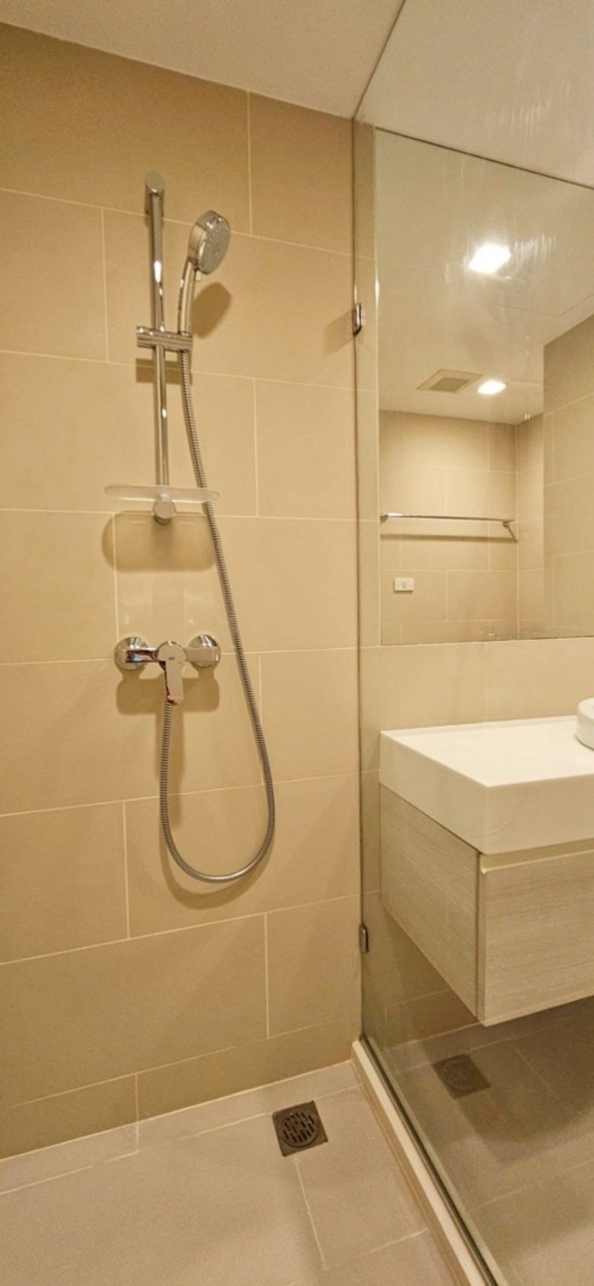 ให้เช่าคอนโดแจ้งวัฒนะ เมืองทอง : 📍 โครงการ : Double Lake Condominium Phase 2🚝 ใกล้ : MRT สายสีชมพู สถานีทะเลสาบเมืองทองธานี 💵 ราคาเช่า : 13,000 บาท / เดือน