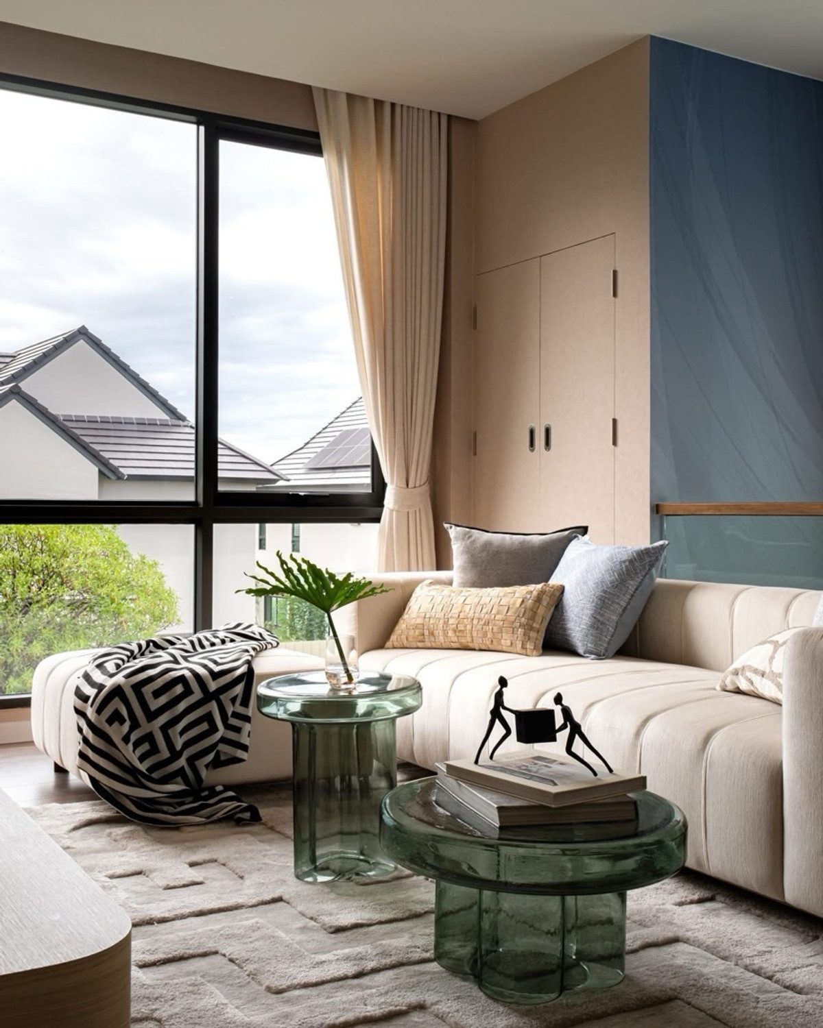 For SaleHouseSamut Prakan,Samrong : ⭐️Special price for project closing ⭐️The River size 454 Sq.m 4 bed 5 bath special price only 24.9 MB. Make an appointment to view the project. 086-795-9997(Jimmy)