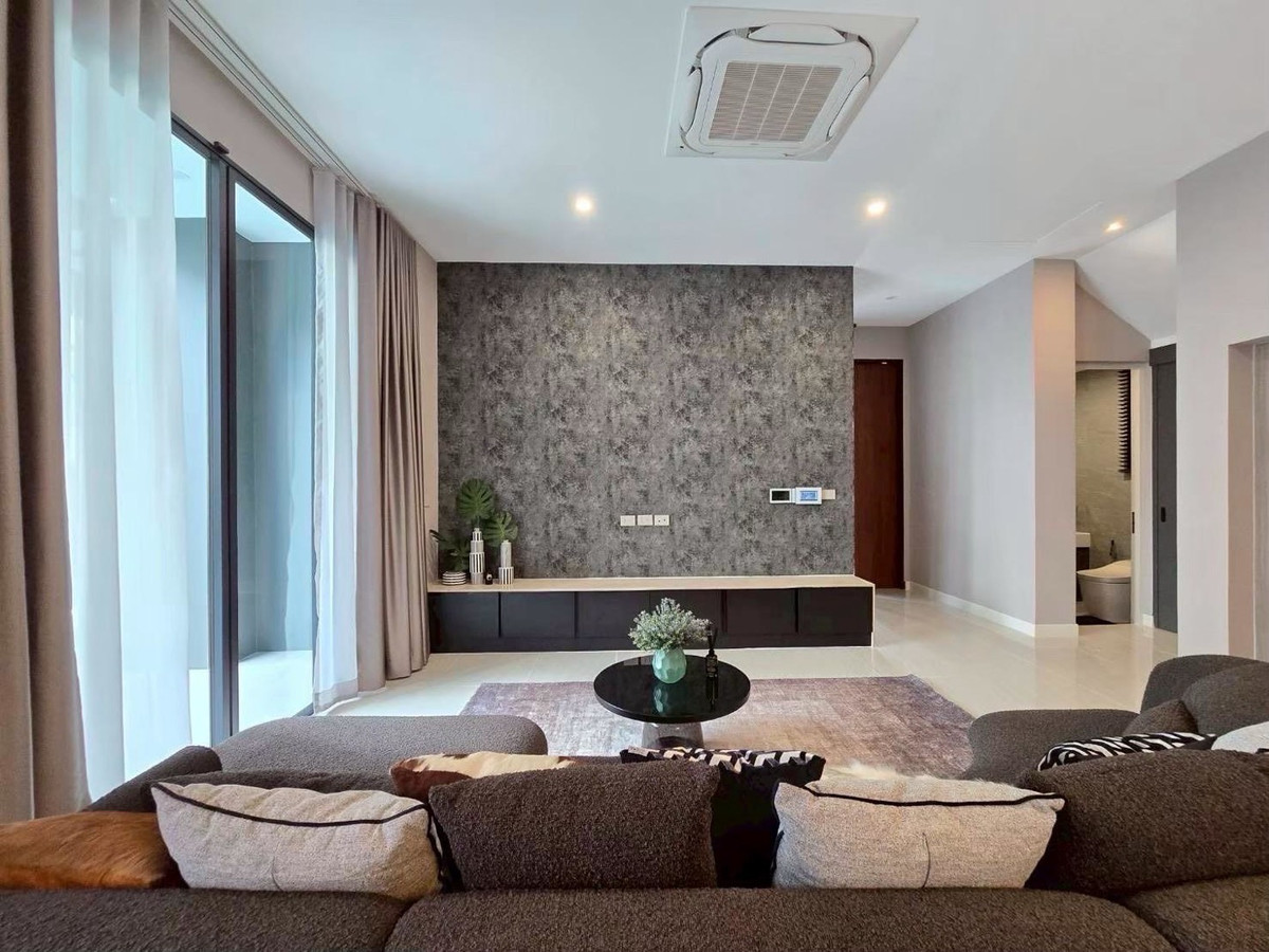 ให้เช่าบ้านเลียบทางด่วนรามอินทรา : ✅✅ให้เช่า The Honor โยธินพัฒนา ขนาด 455 Sq.m  3 bed 4 bath เพียง 350,000/ Month ติดต่อ 086-795-9997 (จิมมี่)