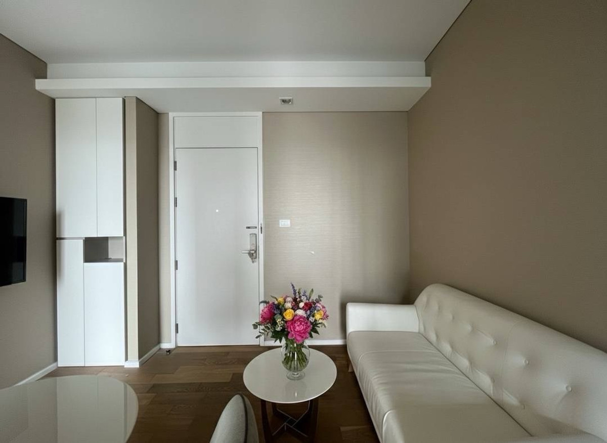 ให้เช่าคอนโดลาดพร้าว เซ็นทรัลลาดพร้าว : ให้เช่าคอนโด The Saint Residences (เดอะ เซนต์ เรสิเด้น) ทำเลห้าแยกลาดพร้าว ใกล้ MRT และ BTS