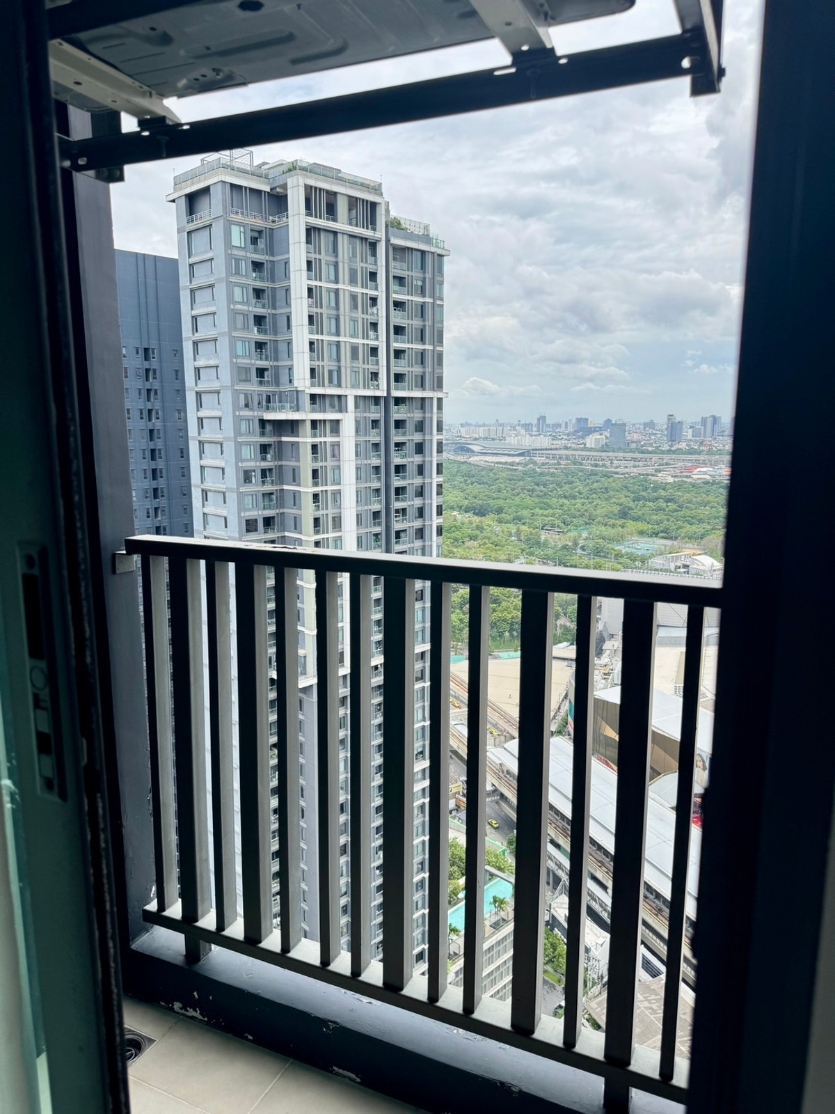 For SaleCondoLadprao, Central Ladprao : Life Ladprao Life Ladprao Studio for urgent sale (special price)