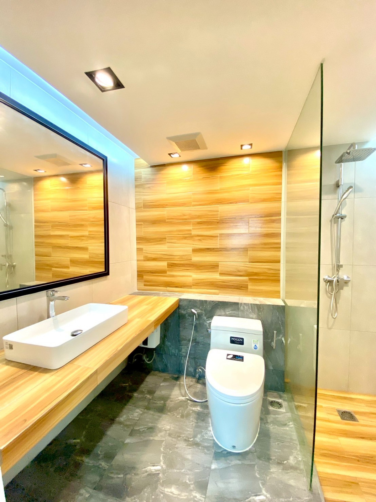 ขายคอนโดสุขุมวิท อโศก ทองหล่อ : ขาย คอนโด​ อโศก เพลส ถนน สุขุมวิท 21 แขวงคลองเตย เขตวัฒนา กทม. วิวสวย 180 องศา รอบด้าน