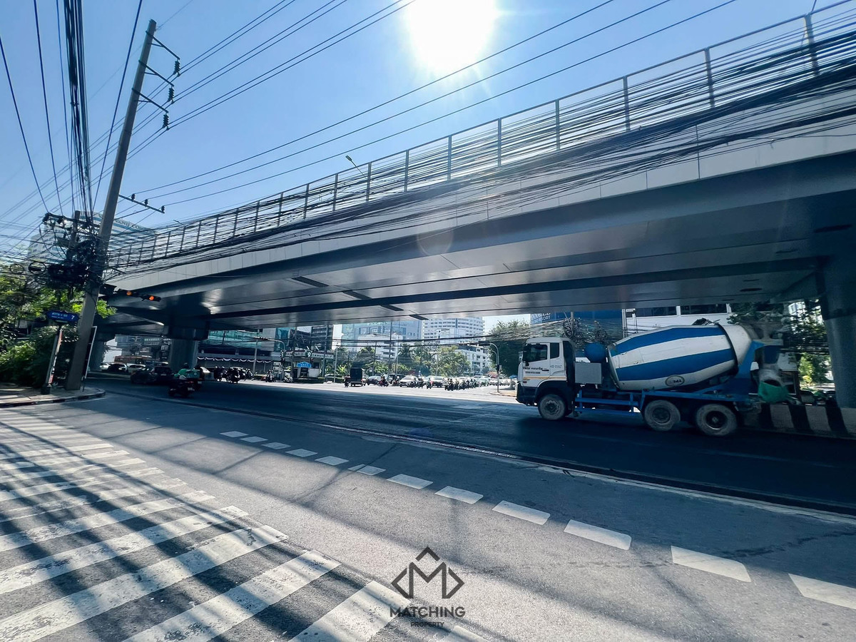 สำนักงานพระราม 9 เพชรบุรีตัดใหม่ RCA : 6901-076 ขาย/ให้เช่า อาคารสำนักงาน Standalone Style โมเดิร์น 8 ชั้น พร้อมใช้งาน ย่านพระราม 9