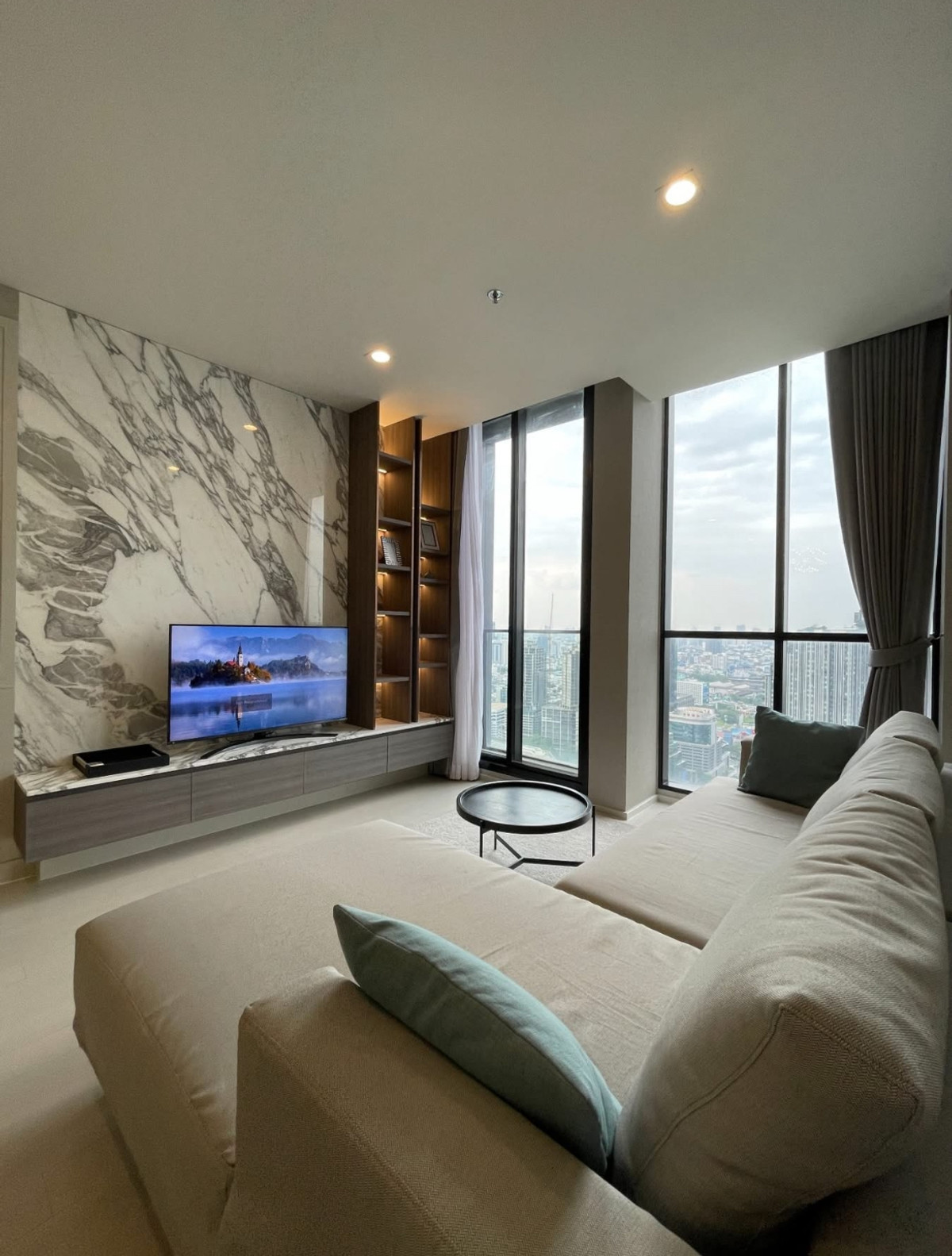 ให้เช่าคอนโดวิทยุ ชิดลม หลังสวน : LTHC14144 – Condo for Rent | Noble Ploenchit | 82 sqm | 2 Beds 2 Baths | Near BTS Ploenchit | 90K/Month | คอนโดให้เช่า โนเบิล เพลินจิต