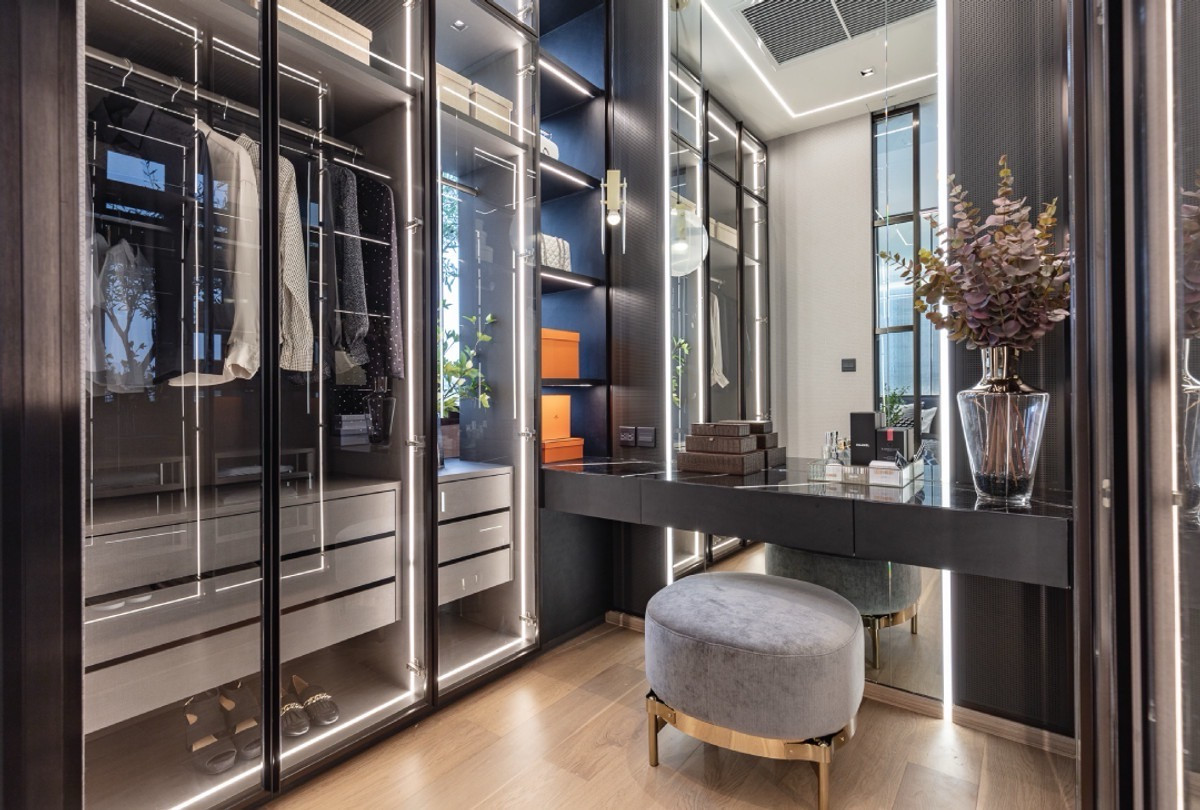 ขายทาวน์โฮมลาดพร้าว เซ็นทรัลลาดพร้าว : ราคาพิเศษ ‼️Novel Residence Ladprao 18 ขนาด 350 Sq.m 3 bed 4 bath พิเศษ เพียง 32.9 MB เท่านั้น !! ติดต่อ 086-795-9997 