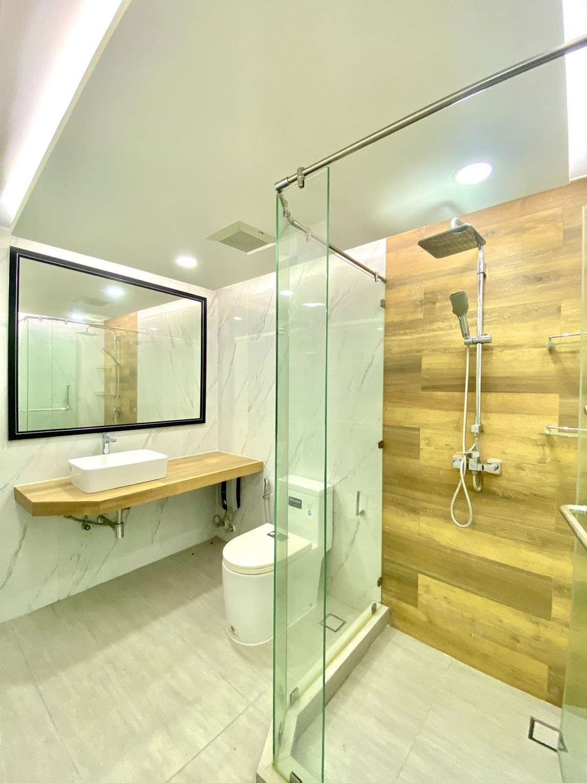 ขายคอนโดสุขุมวิท อโศก ทองหล่อ : ขาย คอนโด​ อโศก เพลส ถนน สุขุมวิท 21 แขวงคลองเตย เขตวัฒนา กทม. วิวสวย 180 องศา รอบด้าน