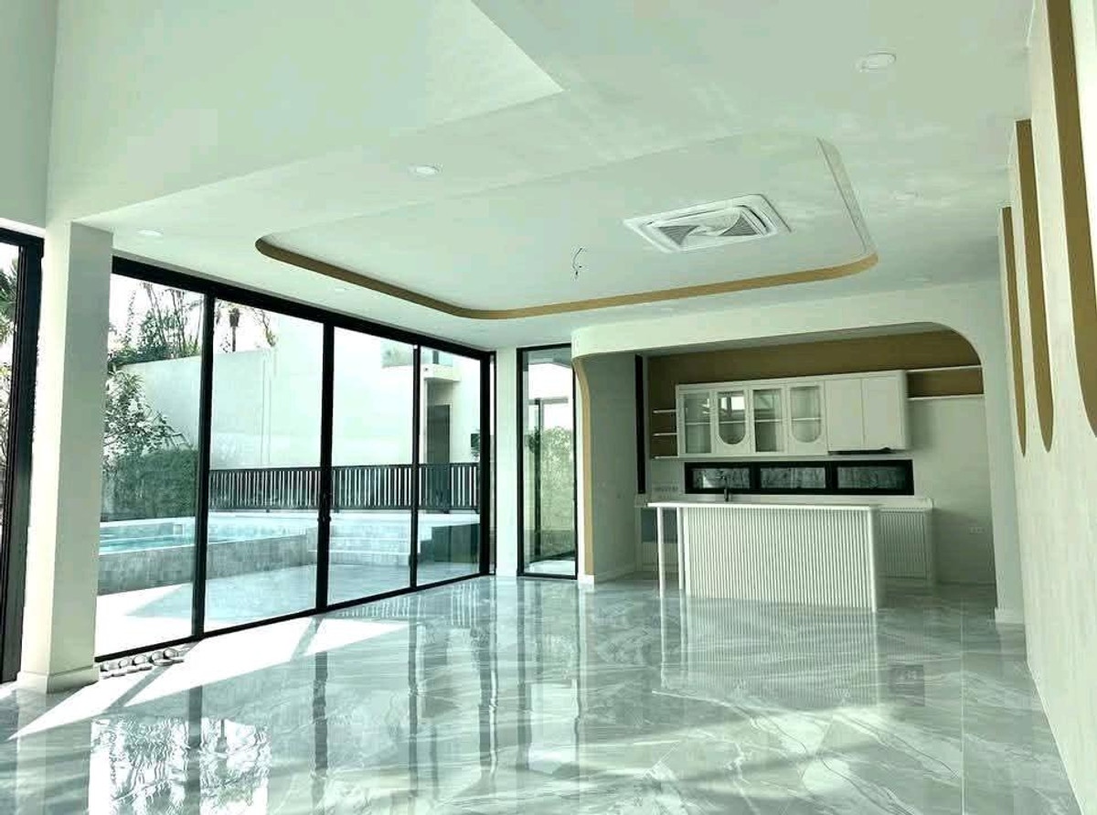 ขายบ้านเลียบทางด่วนรามอินทรา : 🔥Pool villa เอกมัย–รามอินทรา 55 ล้าน