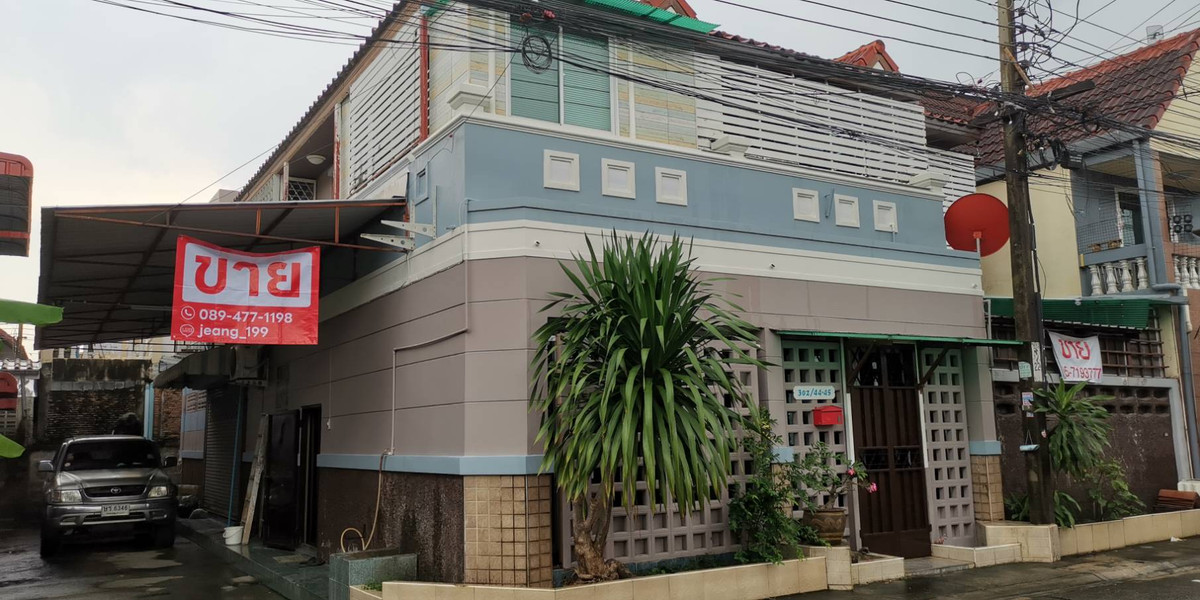 ขายทาวน์โฮมลาดพร้าว101 แฮปปี้แลนด์ : ลดราคา ด่วน !   บ้าน & โฮมออฟฟิต 2 ชั้น  พร้อมเข้าอยู่ได้เลย   หลังริม ทำเลเลียบด่วน และ ลาดพร้าว 87 หน้ากว้าง 10 เมตร 