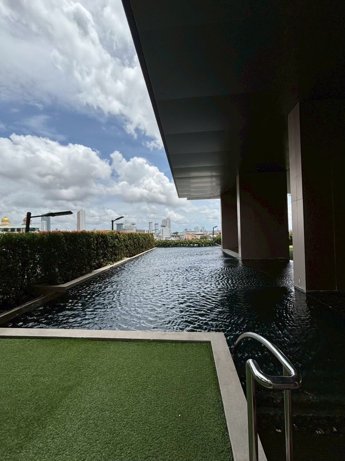 For RentCondoWongwianyai, Charoennakor : ✨ Most peaceful in the area of ​​The Room BTS Wongwian Yai, few units, private, Land & Houses standards 🎉