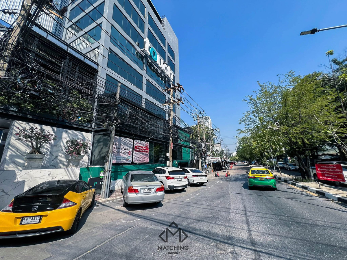 Shop HouseRama9, Petchburi, RCA : 6901-076 For sale/rent, Standalone Style office building, modern, 8 floors, ready for use, Rama 9 area.