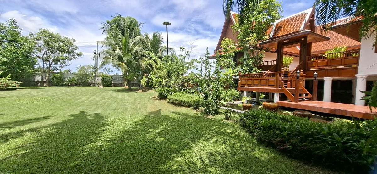 For SalePattaya, Bangsaen, Chonburi : Sale Resort-Style House by Mabprachan Reservoir