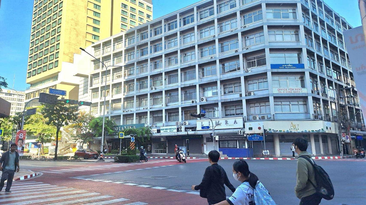 ขายอาคารพาณิชย์สีลม ศาลาแดง บางรัก : ขายอาคารพาณิชย์ 6 คูหาติดกัน สีลม บางรัก เนื้อที่ 121.10 ตร.ว. แขวงสุริยวงศ์ เขตบางรัก กรุงเทพมหานคร