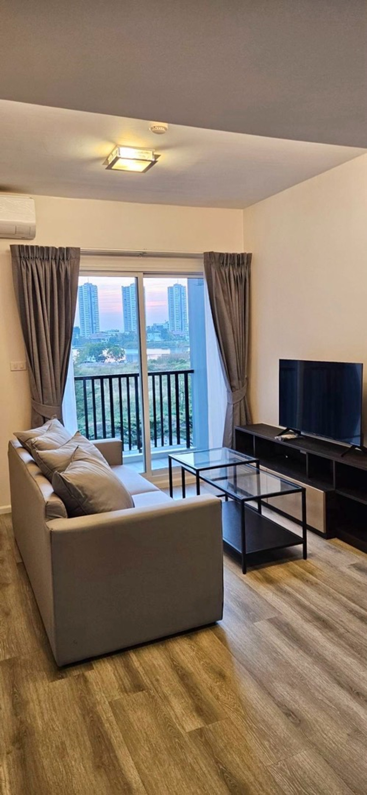 ให้เช่าคอนโดแจ้งวัฒนะ เมืองทอง : 📍 โครงการ : Double Lake Condominium Phase 2🚝 ใกล้ : MRT สายสีชมพู สถานีทะเลสาบเมืองทองธานี 💵 ราคาเช่า : 13,000 บาท / เดือน