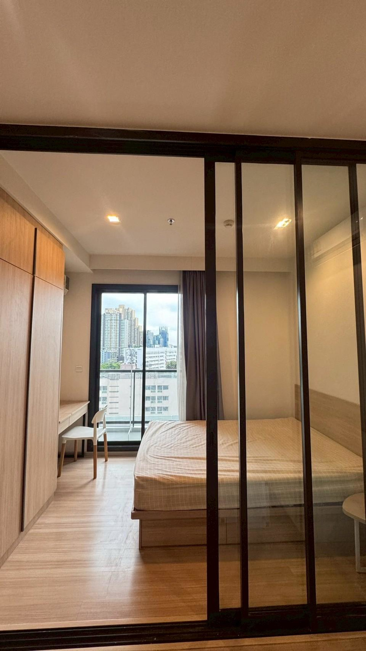 ให้เช่าคอนโดสะพานควาย จตุจักร : 🐾 ให้เช่าคอนโดเลี้ยงสัตว์ได้ M Jatujak 🏙️✨ อยู่กับสัตว์เลี้ยงแสนรักได้อย่างสบายใจ 🐕🐈เฟอร์ครบ เครื่องใช้ไฟฟ้าครบ พร้อมเข้าอยู่ทันที 🛋️💖