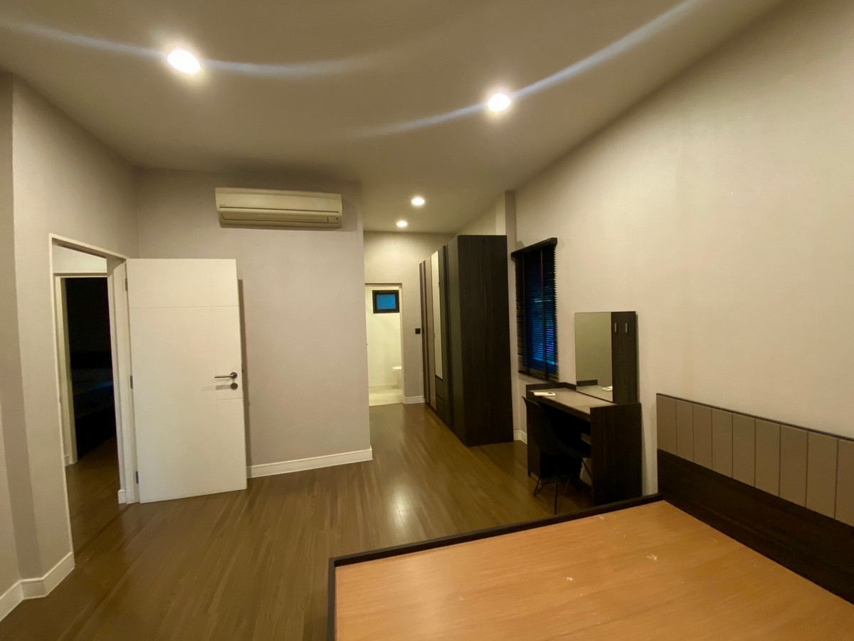 For SaleHousePattanakan, Srinakarin : Urgent Sale – 2-Storey Single House at Setthasiri Krungthep Kreetha | Special Price Below Market | Ready to Move In