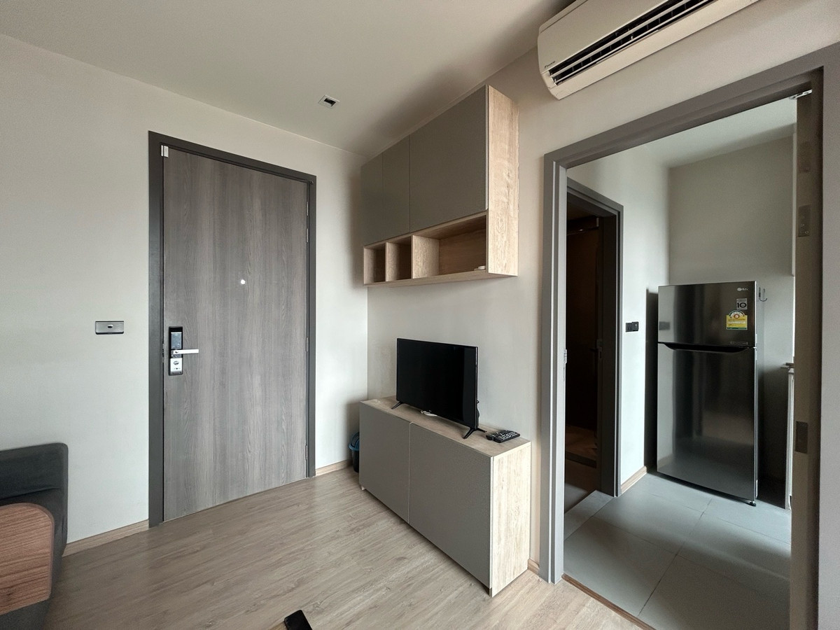 For RentCondoThaphra, Talat Phlu, Wutthakat : Condo for rent, Whizdom Station Ratchada Tha Phra, next to BTS Talat Phlu, opposite The Mall Tha Phra.