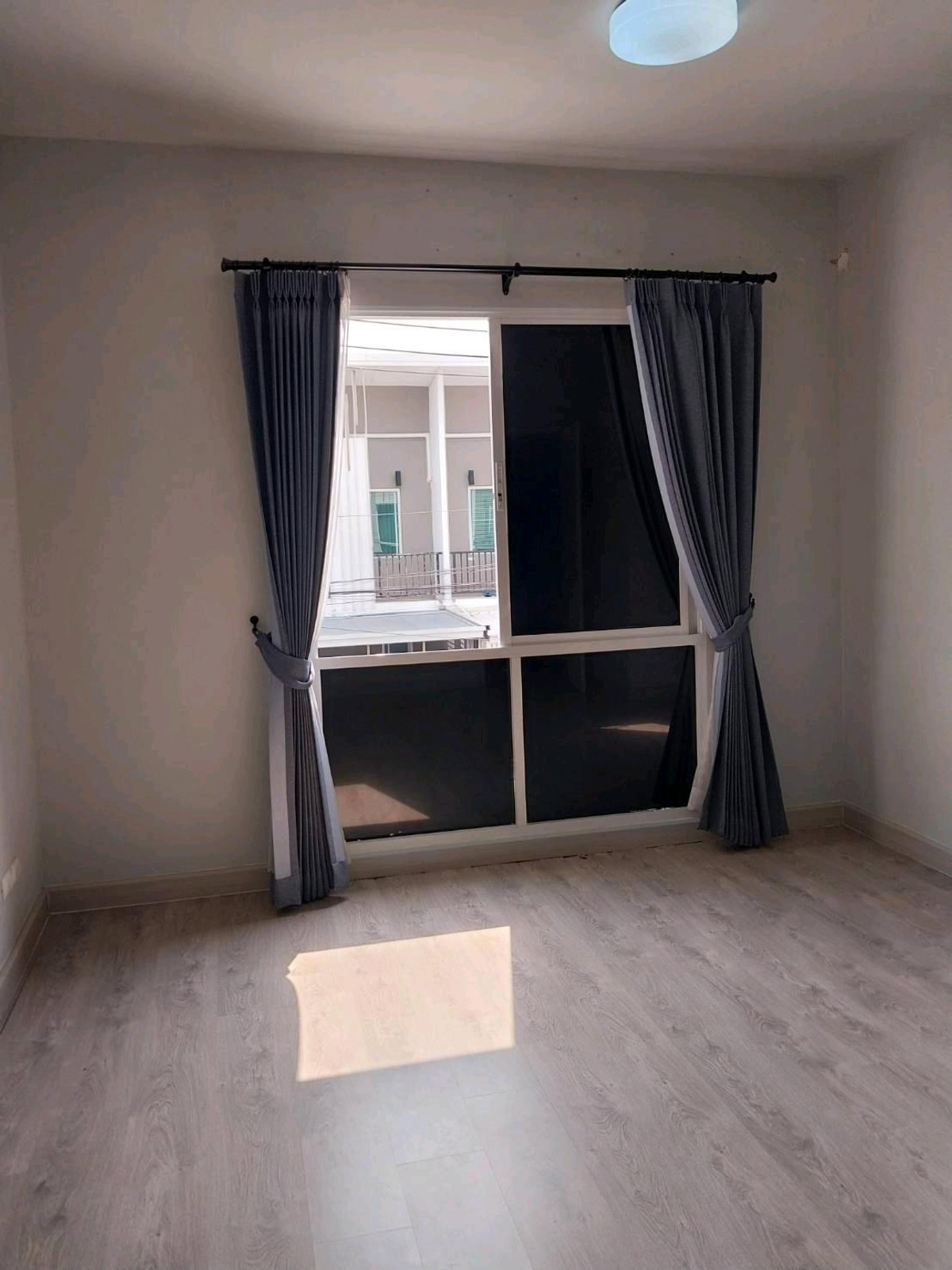 For SaleTownhomePhutthamonthon, Salaya : Travel 10 minutes to Mahidol Salaya.