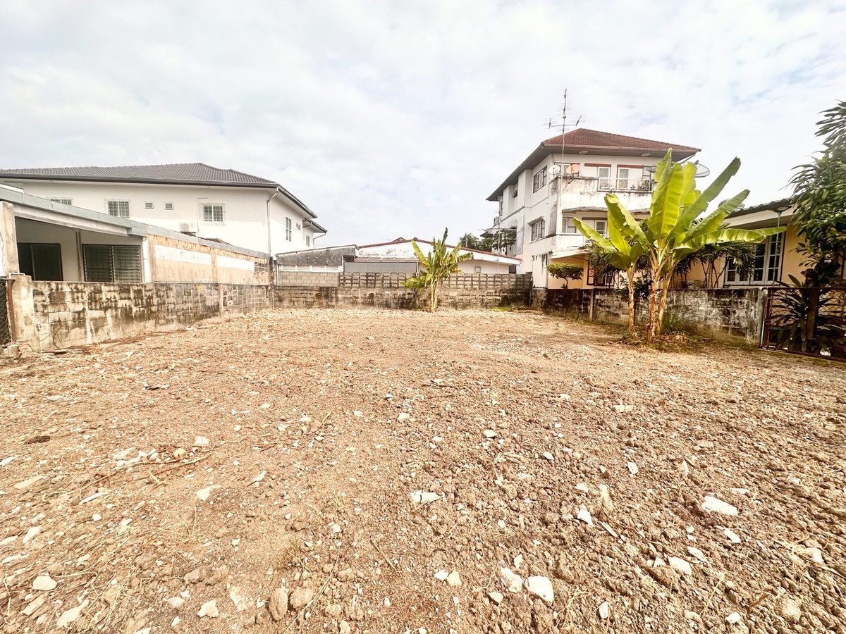 ขายที่ดินเกษตร นวมินทร์ ลาดปลาเค้า : ขายที่ดินเกษตร-นวมินทร์ สวยเงียบสงบ น้ำไม่ท่วมในปี 2554, เข้าออกได้สองทาง ซอยประเสริฐมนูกิจ 46 เเละ ซอยนวมินทร์ 68 ที่ดินในโครงการปลอดภัย ไม่พลุกพล่าน, ใกล้ทางด่วนเอกมัย-รามอินทรา, ใกล้รพ.พญาไท นวมินทร์ 4.8 กม., Foodland นวมินทร์ เปิด 24 ชม. ใกล้ 2.3 กม.